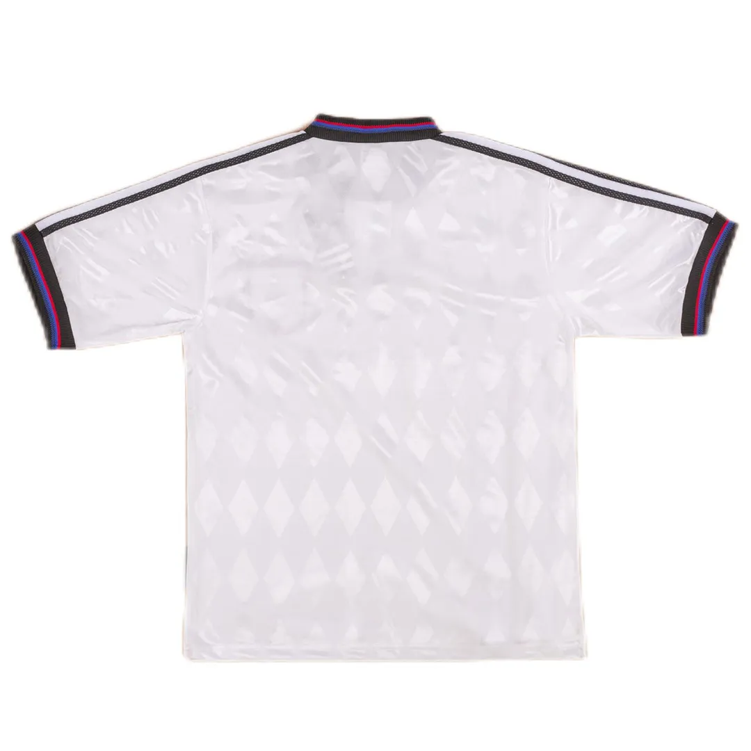 Bayern Munich 1996-98 Away Shirt in white, red, blue view 4