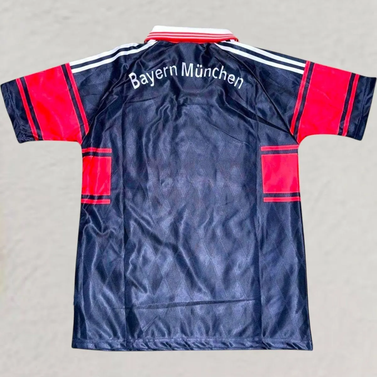 Bayern Munich 1997-99 Away Shirt in navy, red view 2