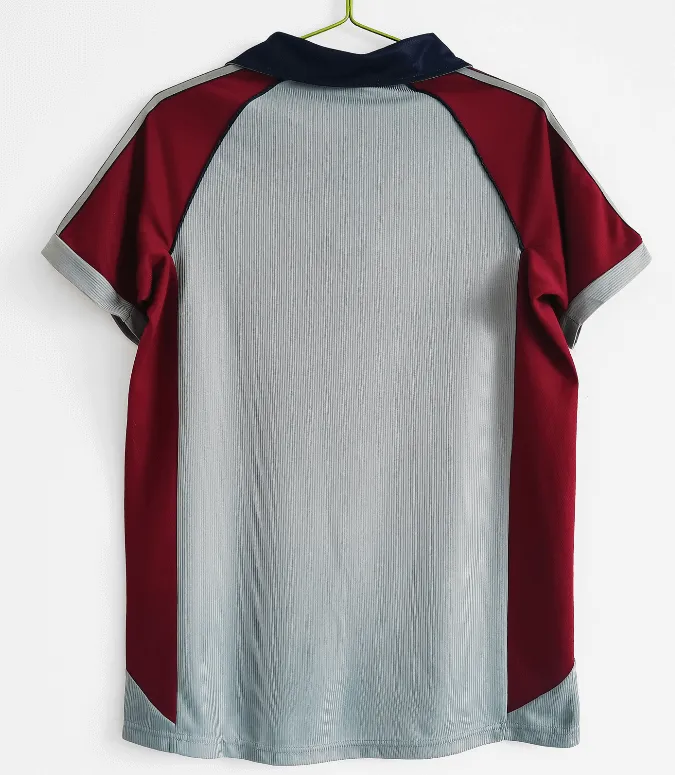 Bayern Munich 1998-99 Away Shirt in grey, maroon view 4