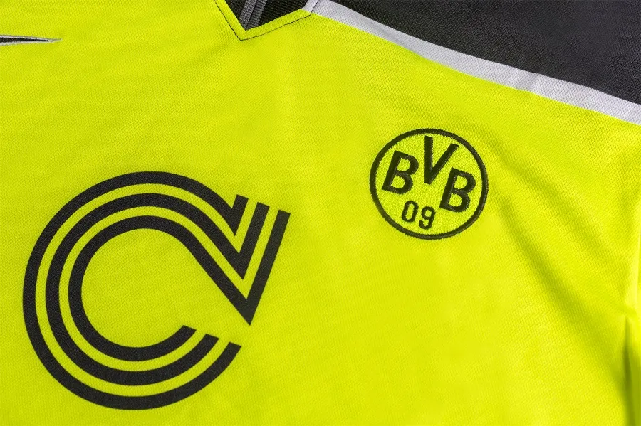 Borussia Dortmund 1996-97 Champions League Home Shirt in yellow, black view 3