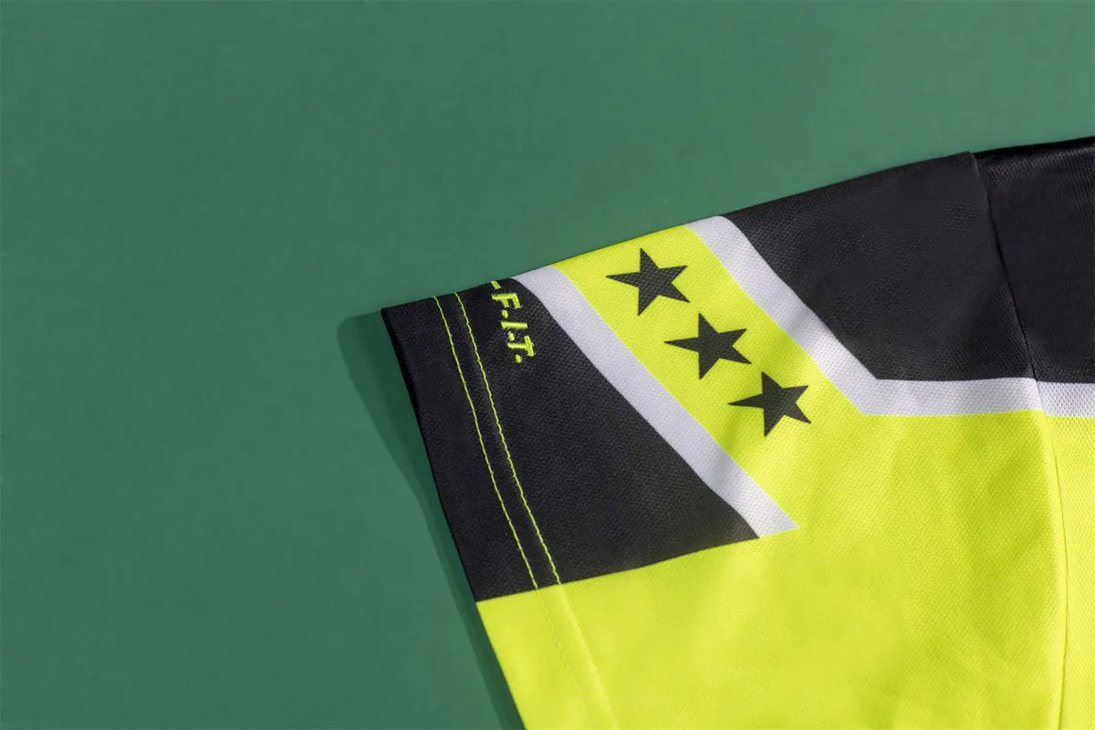 Borussia Dortmund 1996-97 Champions League Home Shirt in yellow, black view 4