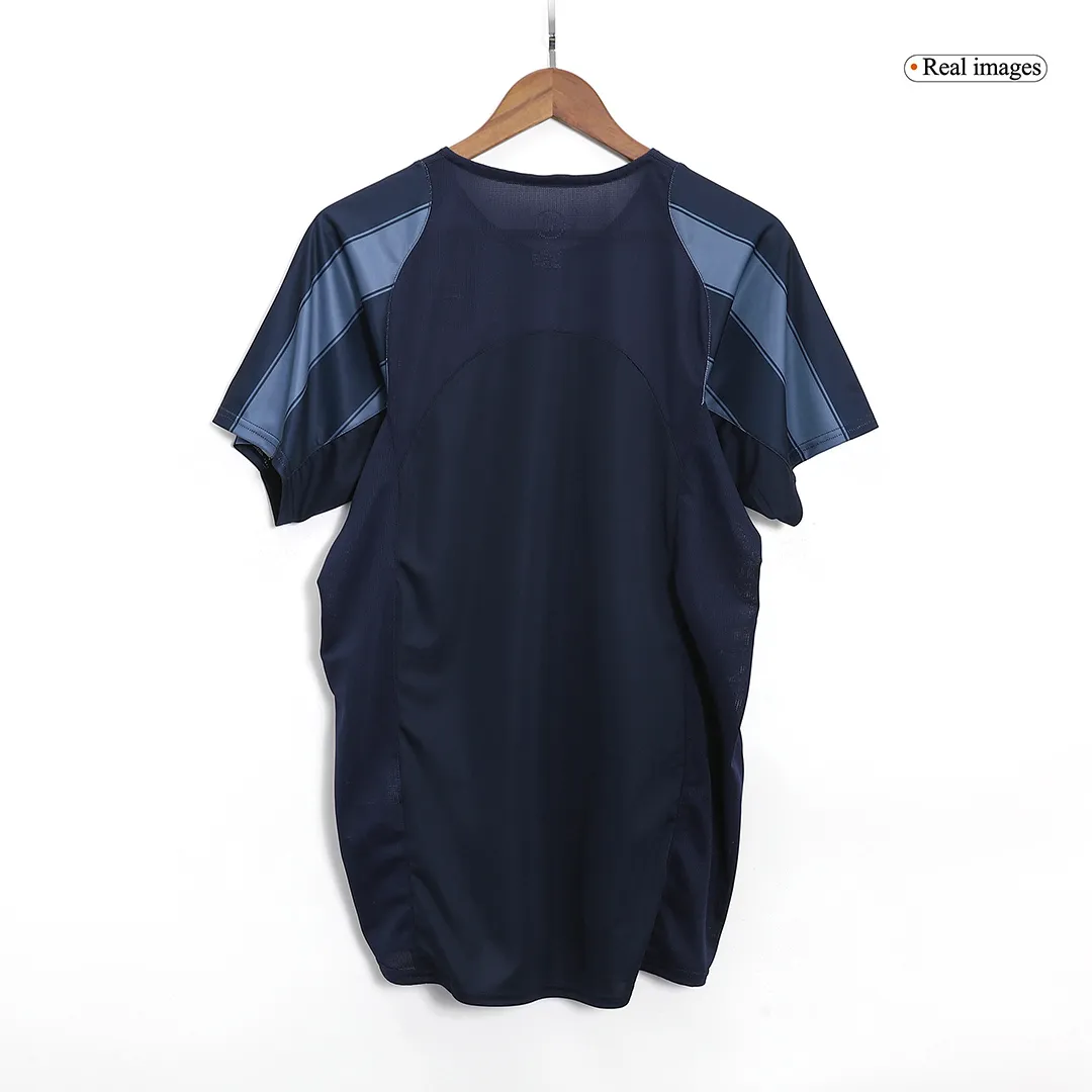 Inter Milan 2004-05 Away Shirt in navy, grey view 4