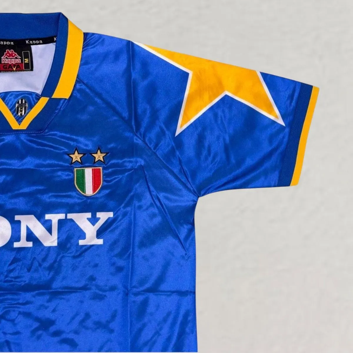 Juventus 1995-96 Away Shirt in blue, gold view 3