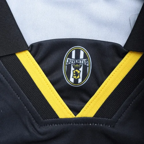Juventus 1996-97 Away Shirt in navy, yellow view 5