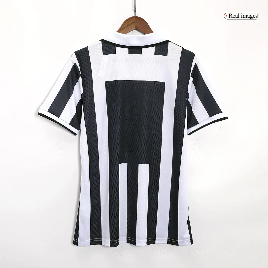 Juventus 1996-97 Home Shirt in black, white view 4