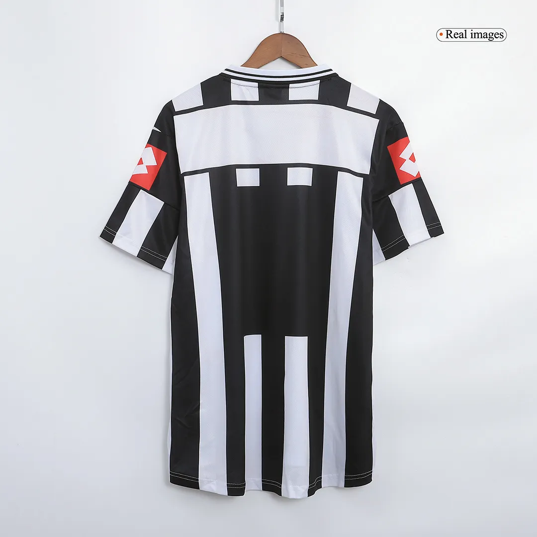 Juventus 2001-02 Home Shirt in black, white view 4