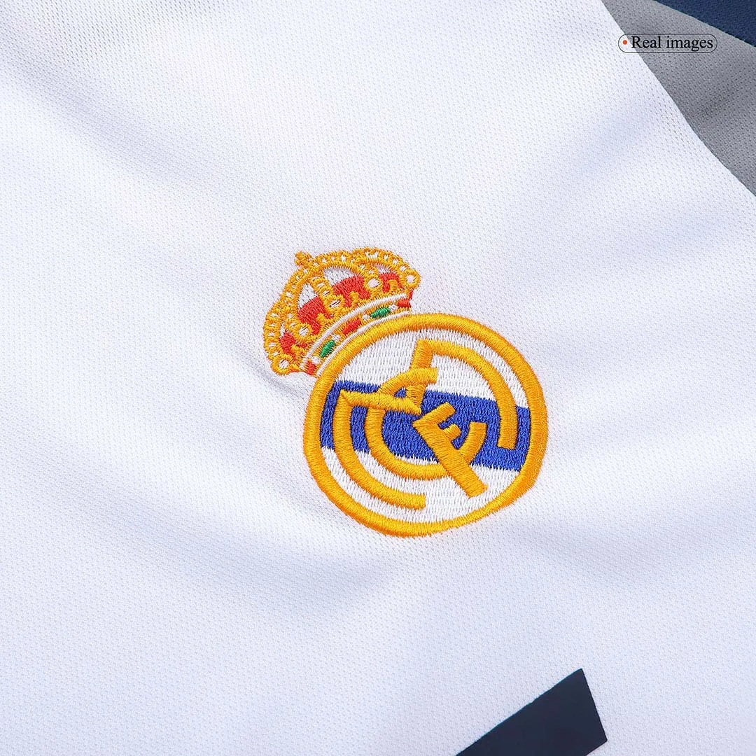 Real Madrid 2000-01 Home Shirt in white, navy view 4