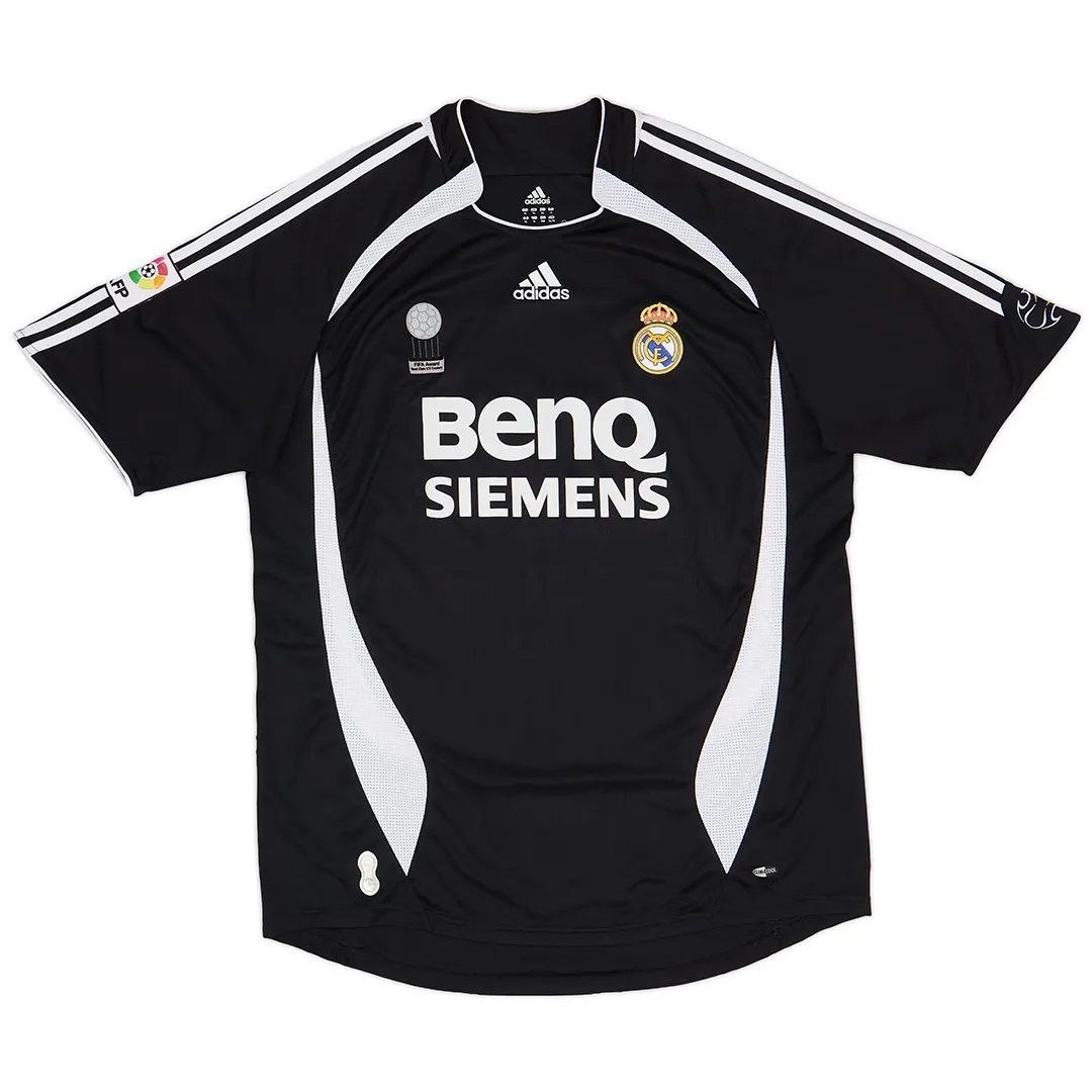 Real Madrid 2006-07 Away Shirt in black, white
