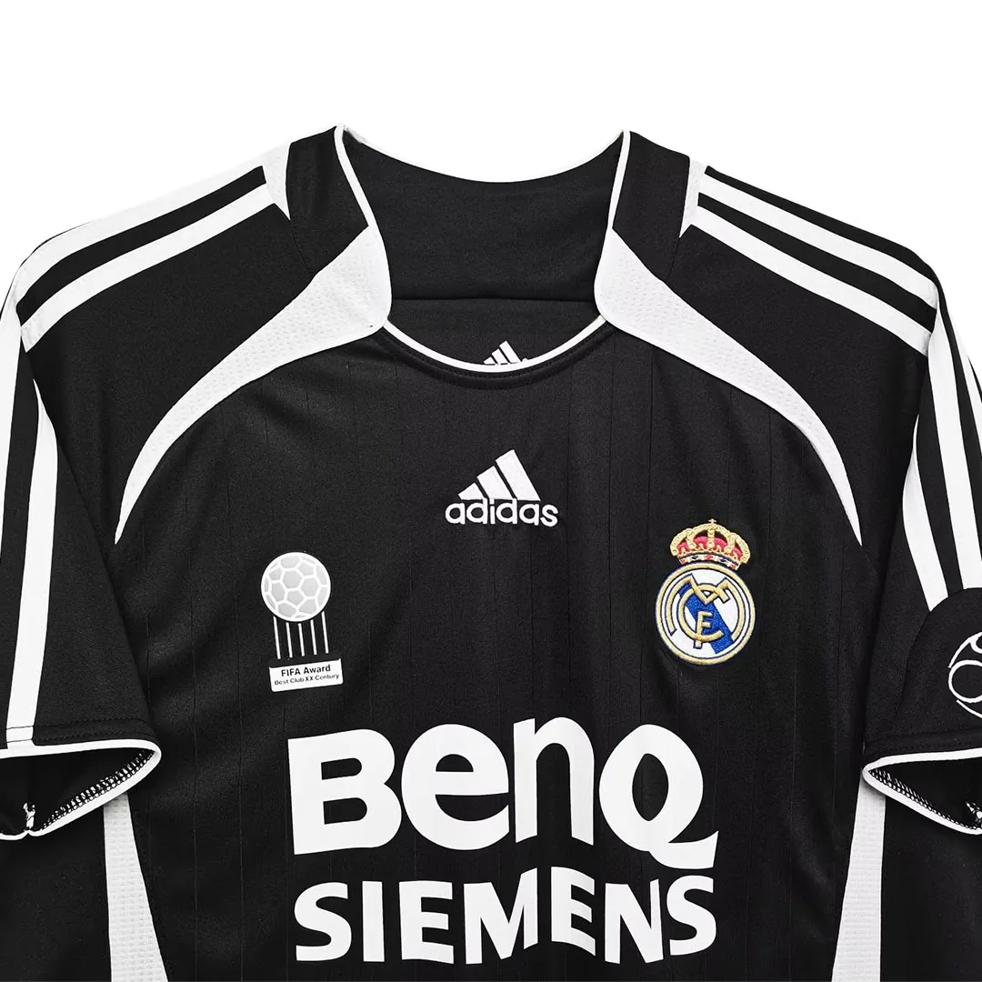 Real Madrid 2006-07 Away Shirt – Ronaldo 9 in black, white view 3