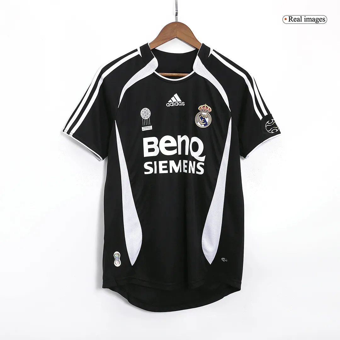 Real Madrid 2006-07 Away Shirt – Ronaldo 9 in black, white view 4