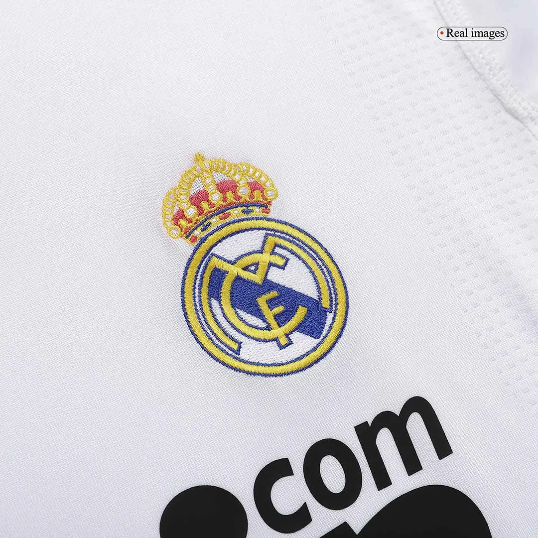 Real Madrid 2009-10 Home Shirt in white, black, gold view 4