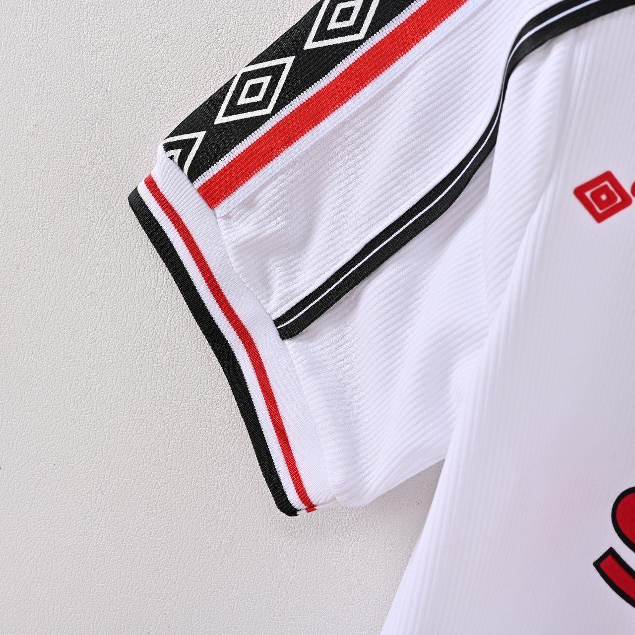 Man Utd 98-99 Away view 7