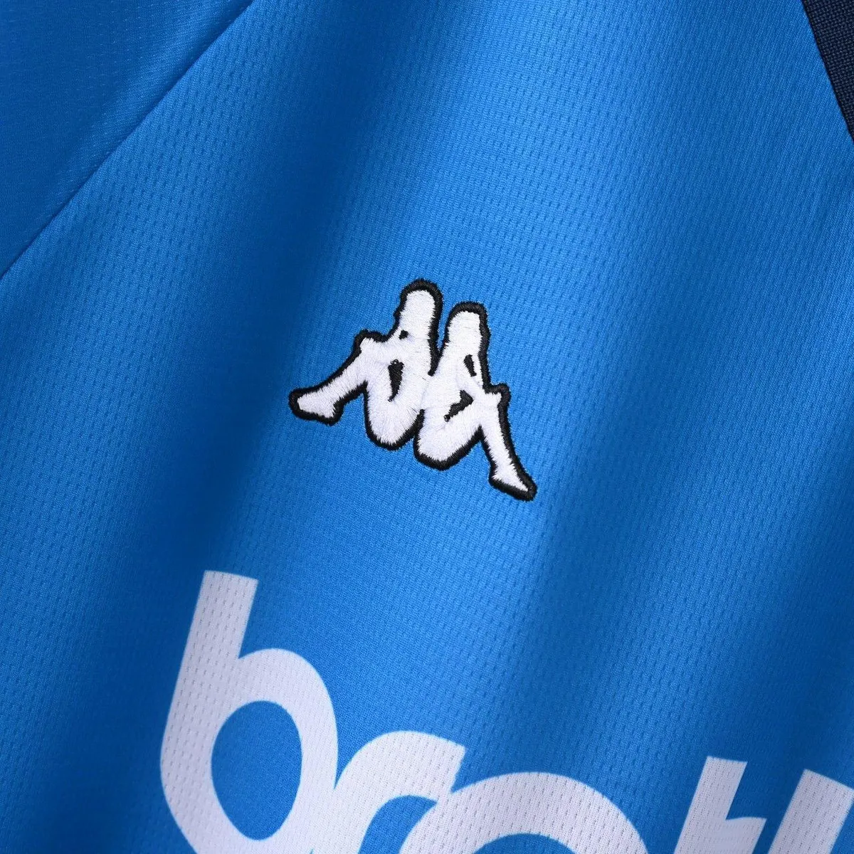 Manchester City 1998-99 Home Shirt in sky blue, navy view 3