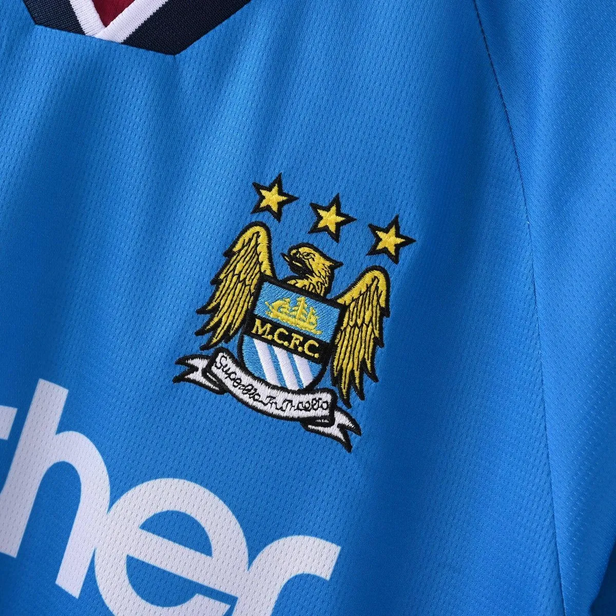 Manchester City 1998-99 Home Shirt in sky blue, navy view 4