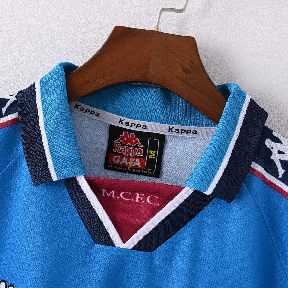 Manchester City 1998-99 Home Shirt in sky blue, navy view 6