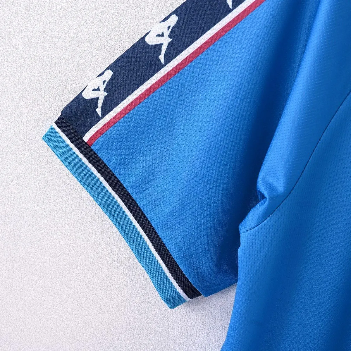 Manchester City 1998-99 Home Shirt in sky blue, navy view 7