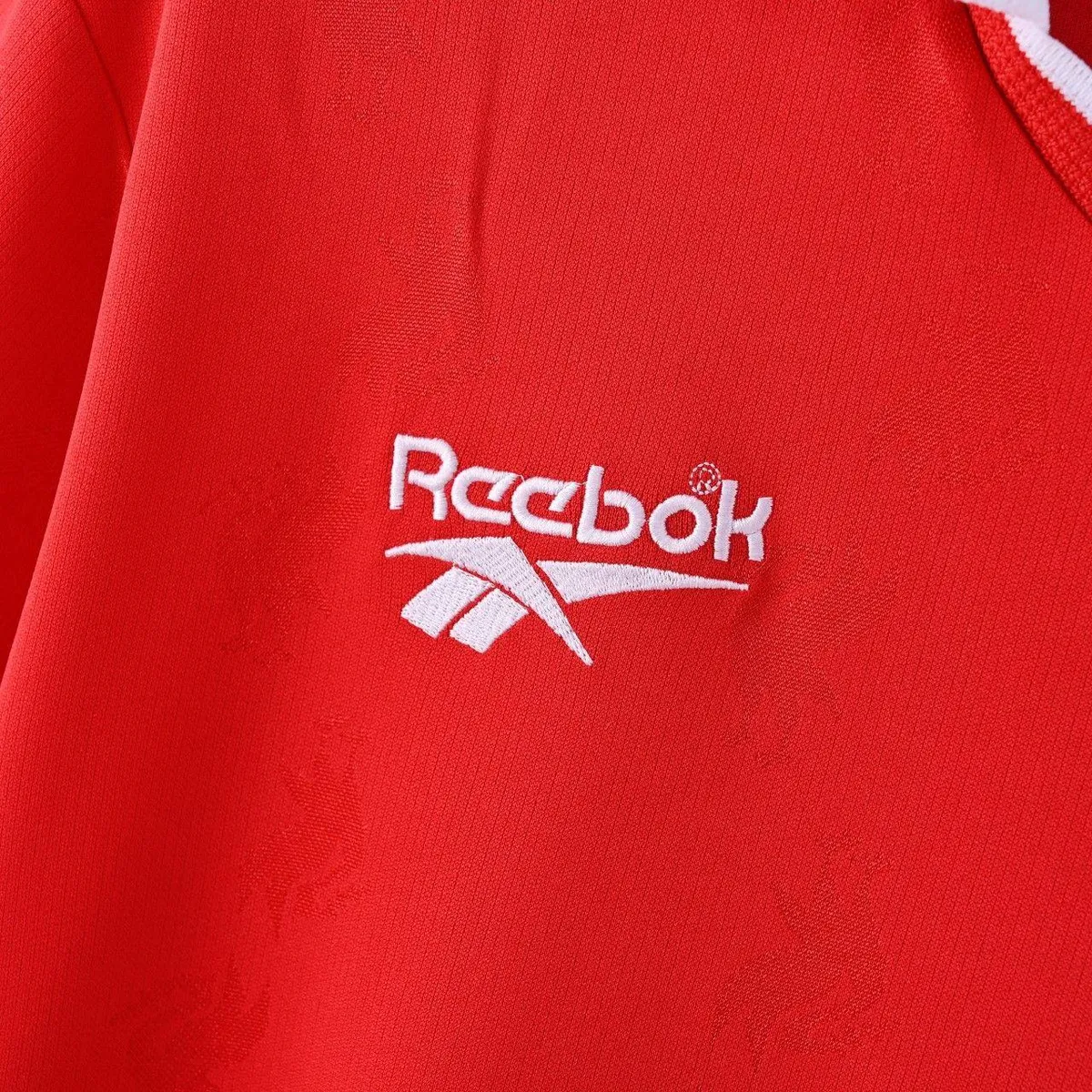 Liverpool 1996-98 Home Shirt in red, white view 6