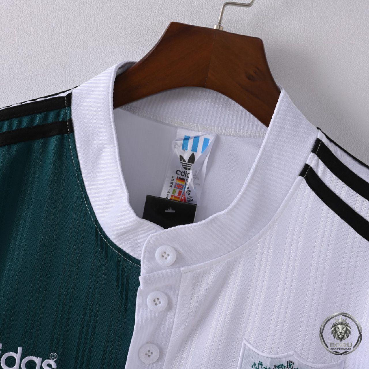 Liverpool Away 1995-96 Carlsberg view 4