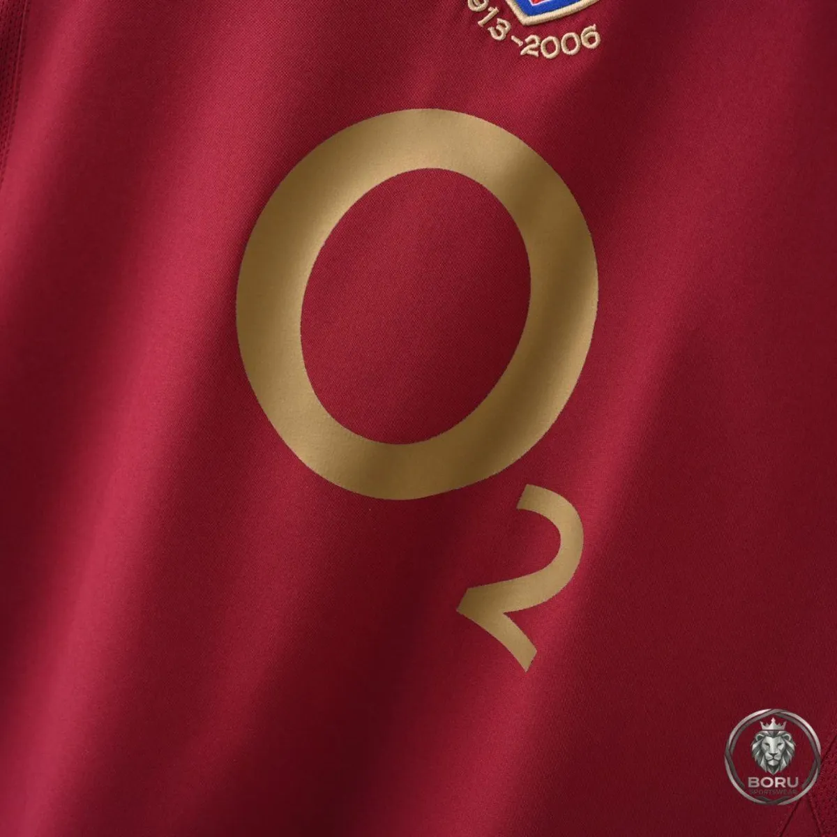 Arsenal 2005-06 Highbury Home Shirt in redcurrant, gold view 5