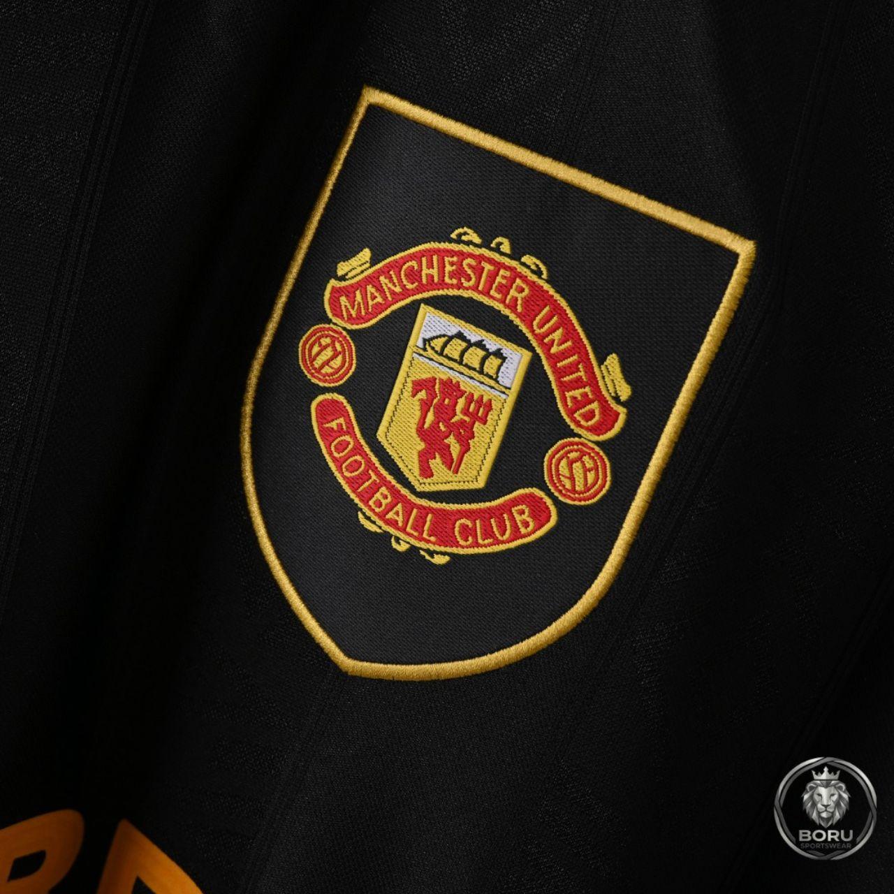 Manchester United Away 1993-95 view 5