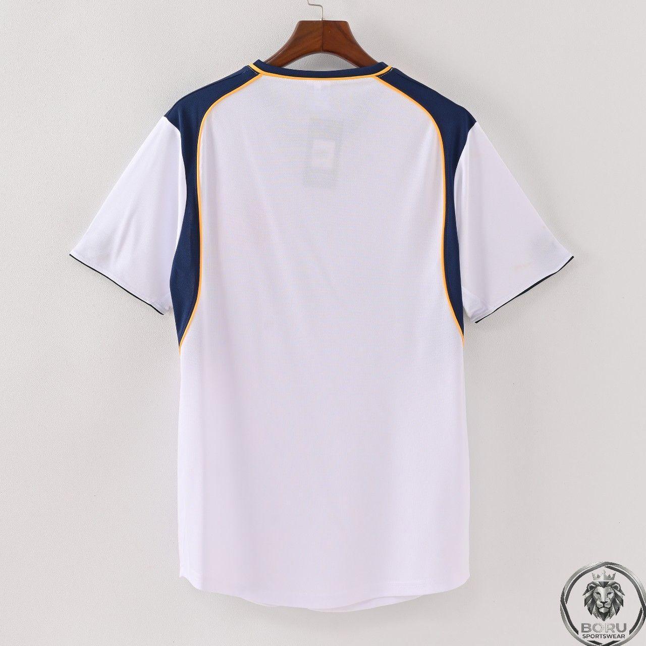 Liverpool 2001 UEFA Super Cup view 2