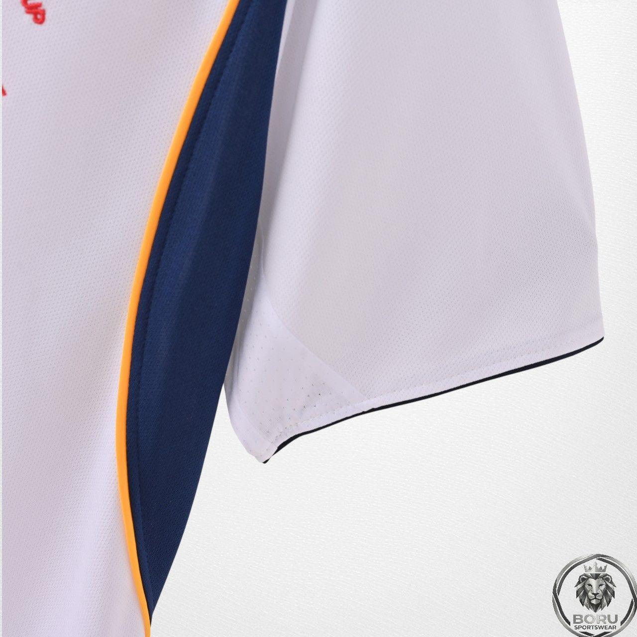 Liverpool 2001 UEFA Super Cup view 6