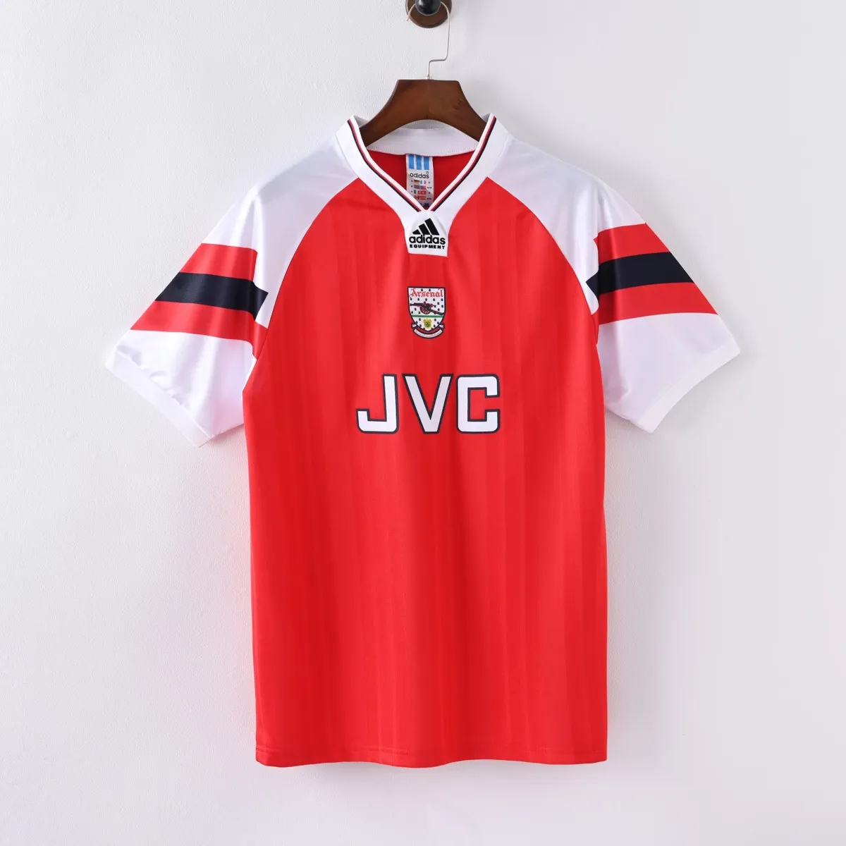 Arsenal 1992-94 Home Shirt in red, white