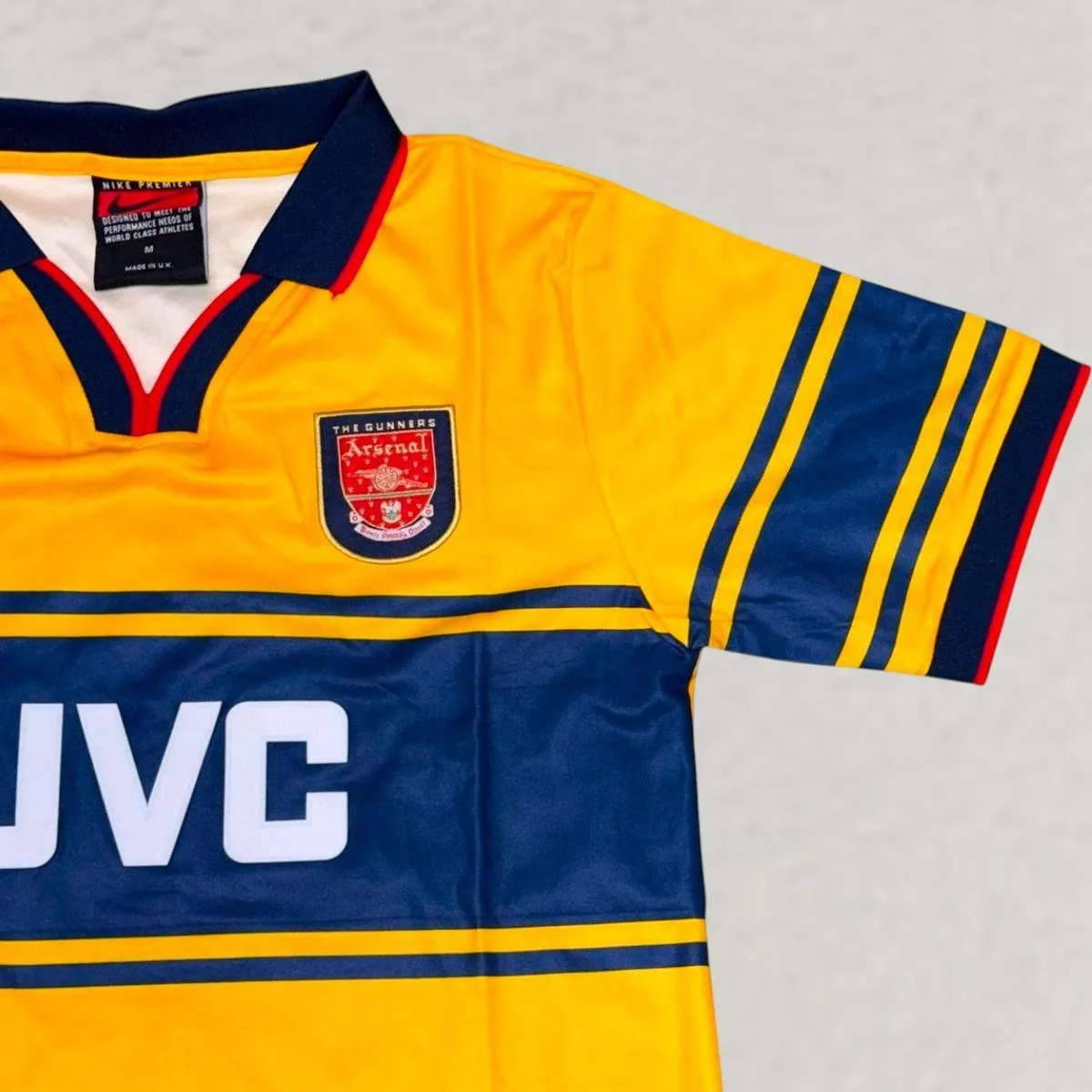 Arsenal 1997-99 Away Shirt in yellow, navy view 4