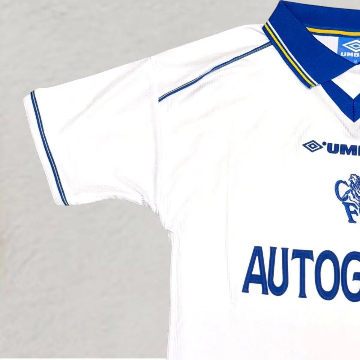 Chelsea 1998-00 Away Shirt in white, blue view 3