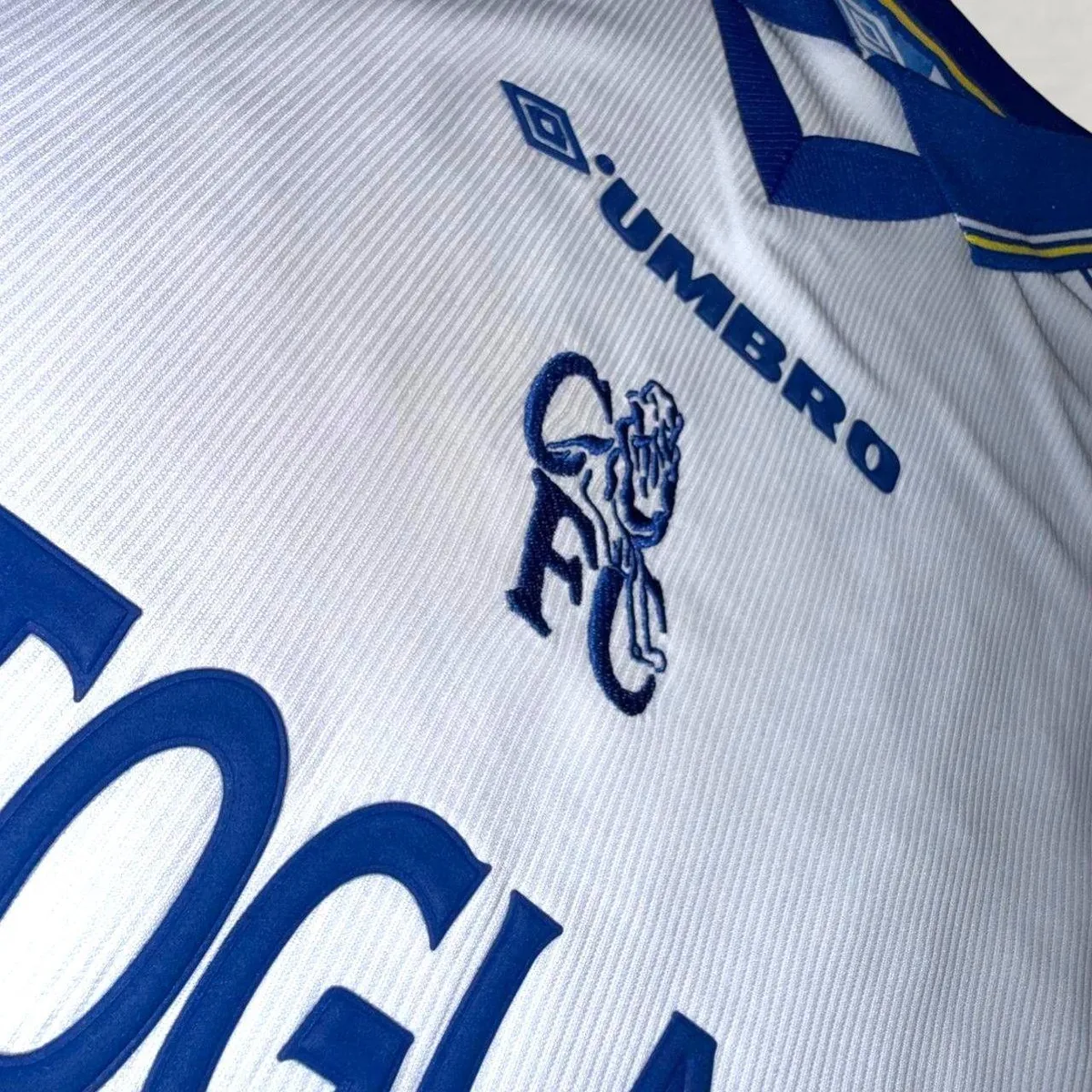 Chelsea 1998-00 Away Shirt in white, blue view 4