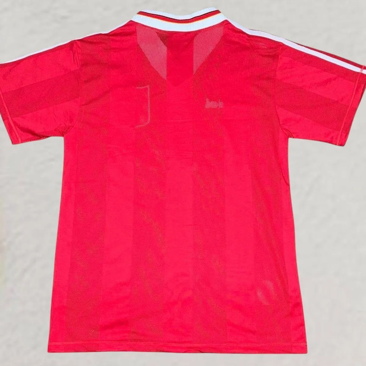 Liverpool 1995-96 Home Shirt in red, white view 2
