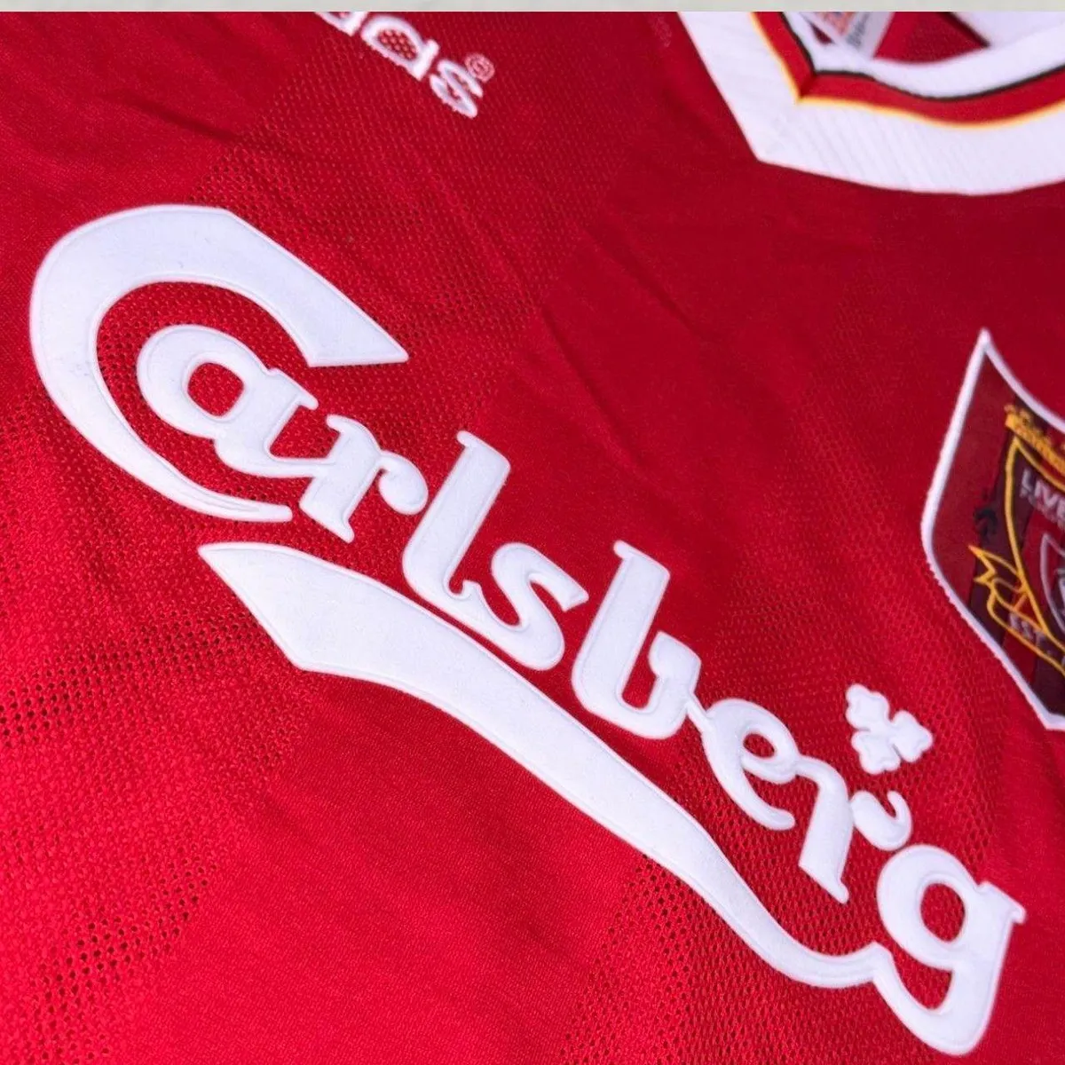 Liverpool 1995-96 Home Shirt in red, white view 3