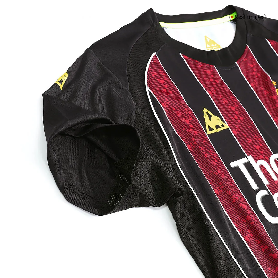 Manchester City 2008-09 Away Shirt in red, black view 4