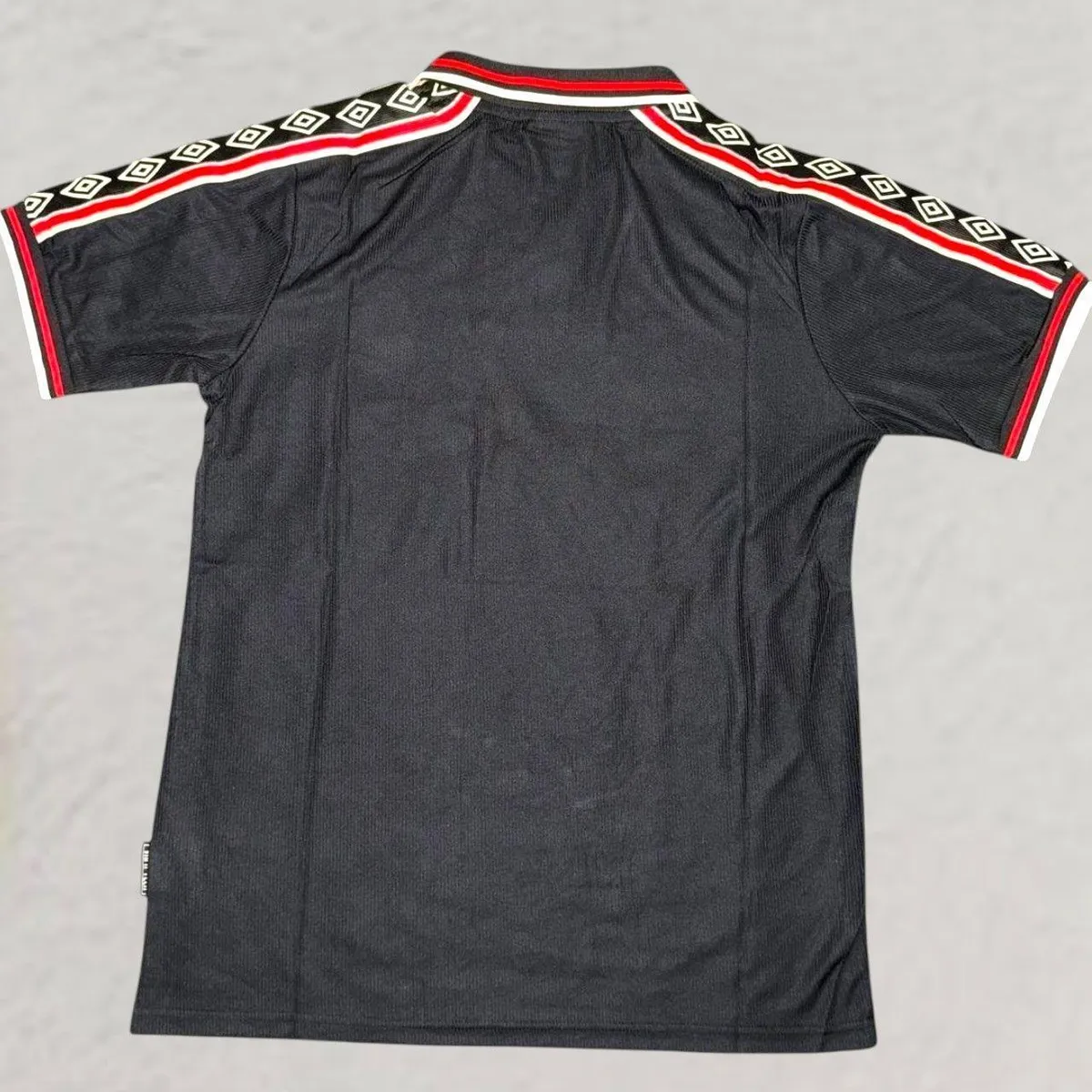 Manchester United 1998-99 Third Shirt in black, red, white view 2