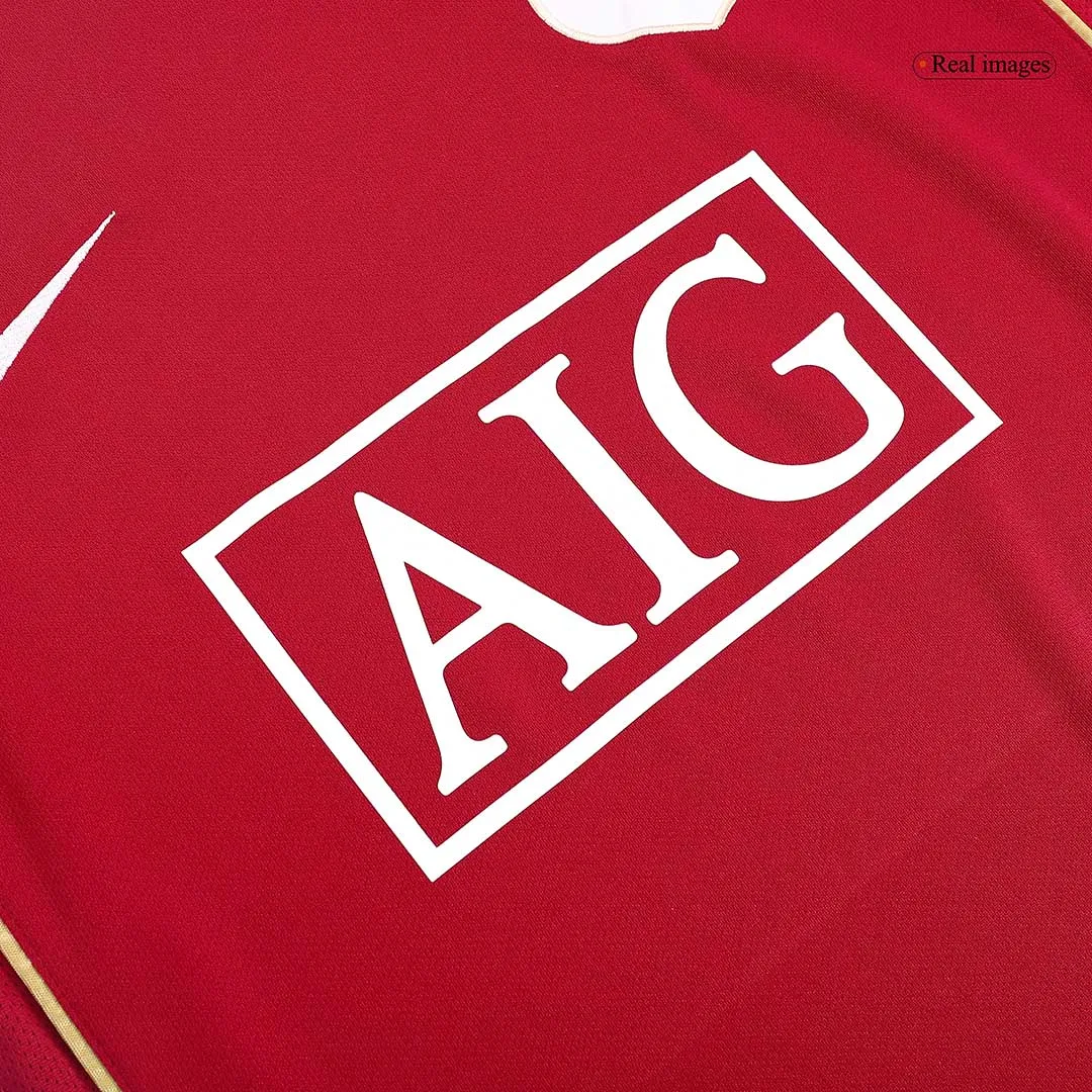Manchester United 2006-07 Home Shirt in red, gold view 6