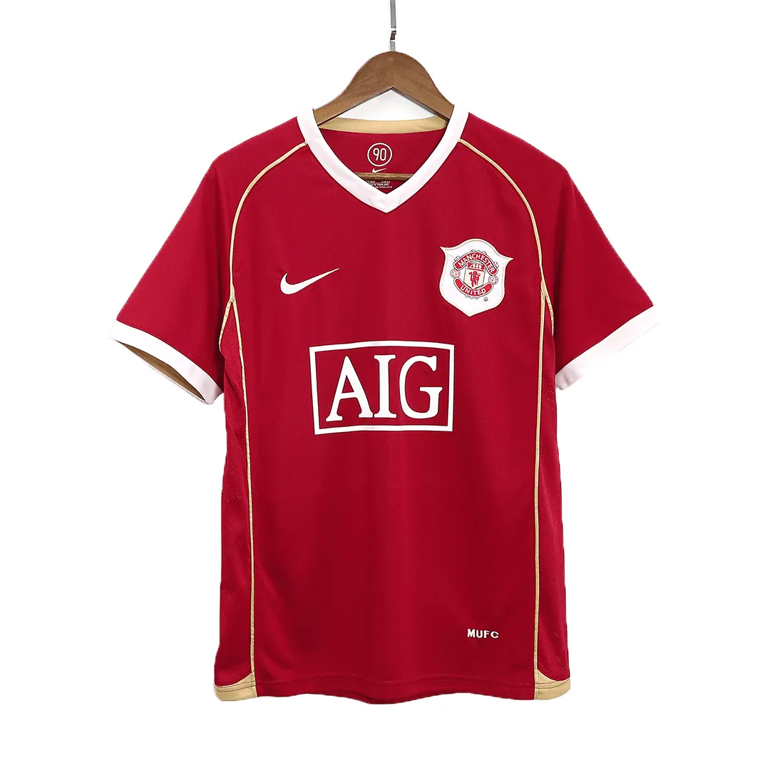 Manchester United 2006-07 Home Shirt – Ronaldo 7 in red, gold view 3